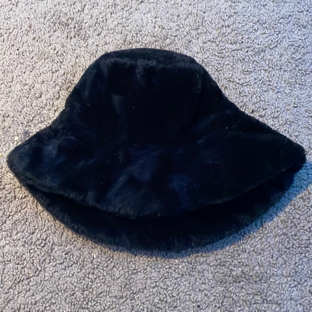 Black Fuzzy Bucket Hat